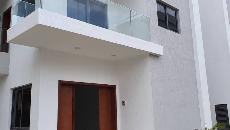 4 bedroom Townhouse for Rent in Airport Residential Area